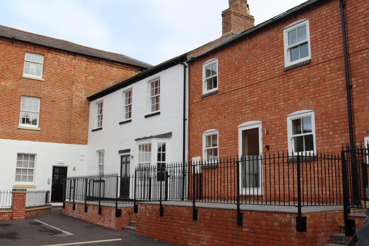 Canal View Cottage With Log Fire & Parking Blisworth Экстерьер фото