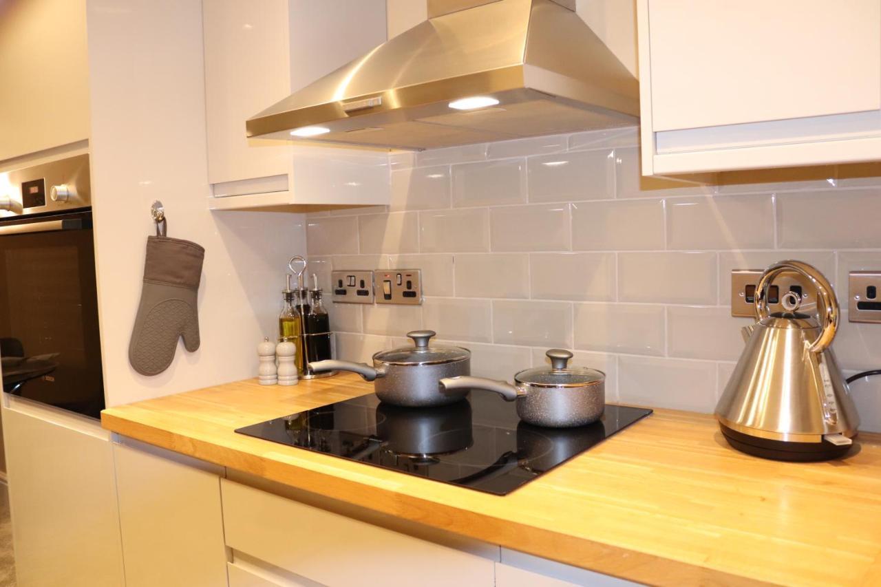 Canal View Cottage With Log Fire & Parking Blisworth Экстерьер фото