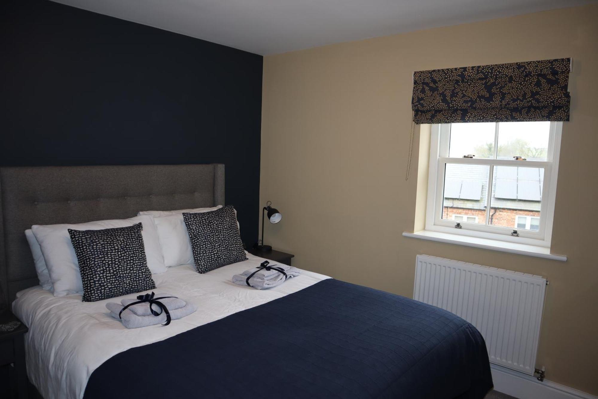 Canal View Cottage With Log Fire & Parking Blisworth Экстерьер фото
